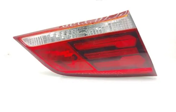 Hyundai i40 Tailgate rear/tail lights 924036Z600
