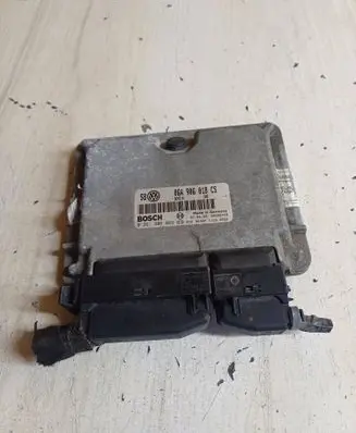 Volkswagen Bora Engine control unit/module 06A906018CS 0261206088 26SA5748