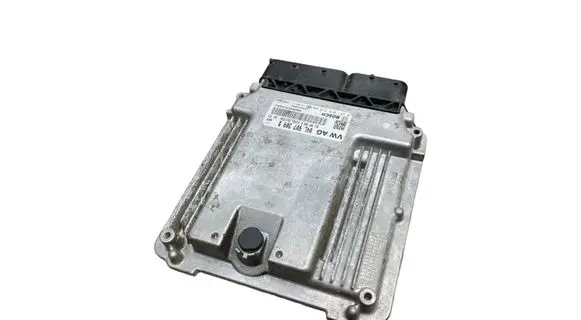 Volkswagen Golf VII Engine control unit/module 04L907309B 0281018510