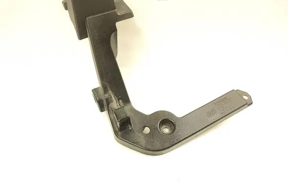 Volvo XC40 Fender mounting bracket 32234762