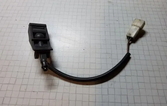 Volkswagen Transporter - Caravelle T5 Windshield washer spray nozzle 