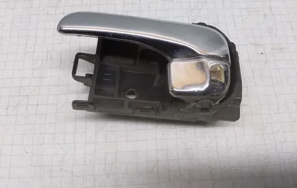Nissan Almera Tino Front door interior handle