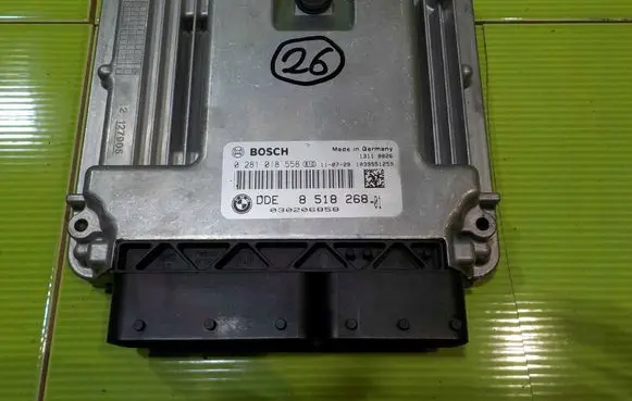 BMW 3 E90 E91 Engine control unit/module 8518268 FP207