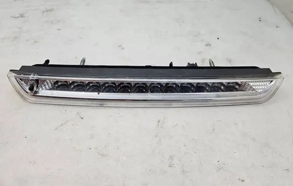 Peugeot 508 II Third/center stoplight 9811951080