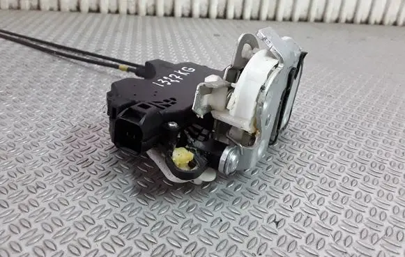 Mitsubishi Lancer X Rear door lock