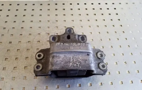 Volkswagen PASSAT B7 Gearbox mount 3C0199555