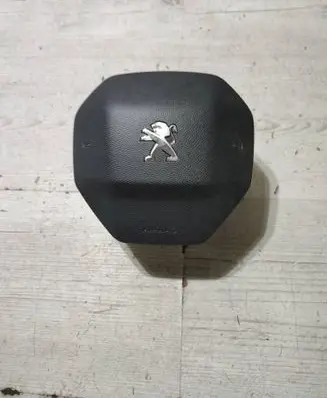 Steering wheel airbag