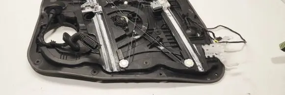 KIA Sorento Front door window regulator with motor