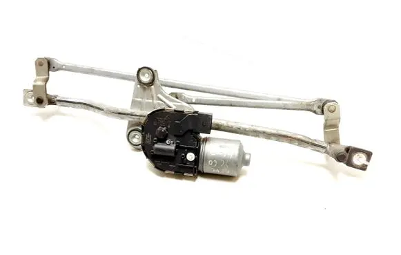 Volvo XC60 Front wiper linkage and motor 30753513
