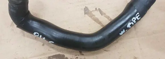 Volkswagen Touran I Engine coolant pipe/hose