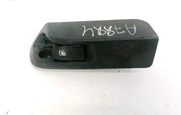 Toyota Auris 150 Fuel tank opening switch 