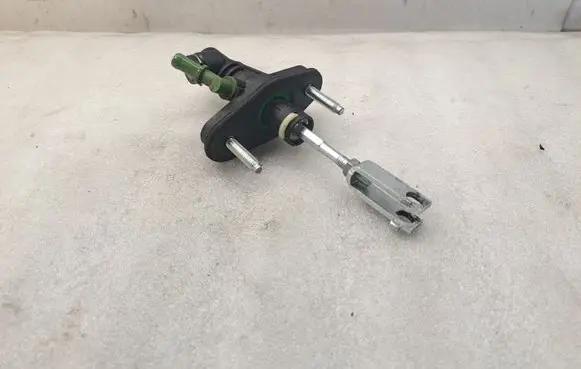 Toyota Auris 150 Clutch master cylinder 3142002051