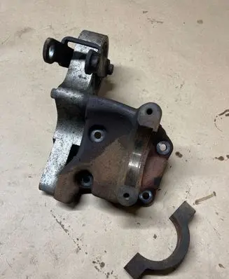 Volvo V40 Engine mounting bracket 510296 31266703 30778786