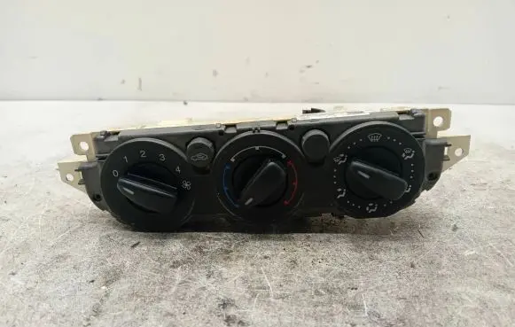 Ford C-MAX I Climate control unit 3M5T19980AC 69607320 04020121A0047