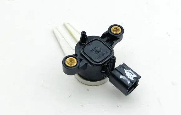 Honda HR-V Clutch pedal sensor C1D06E