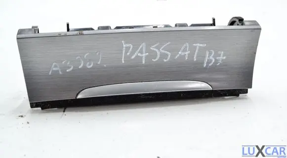 Volkswagen PASSAT B7 Ashtray (front) 3C0863284K