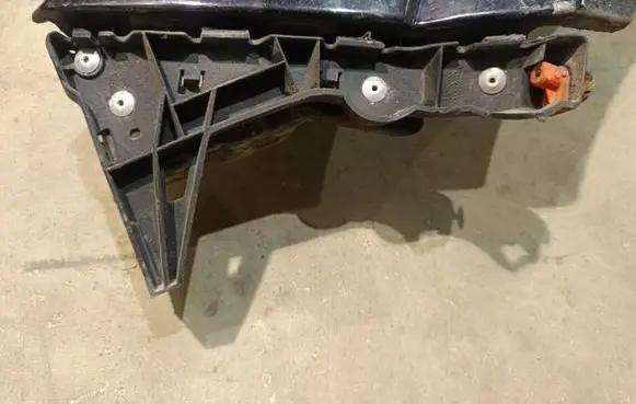 Opel Astra H Front bumper mounting bracket 