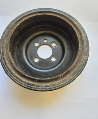 Volkswagen Golf V Crankshaft pulley 03G105243