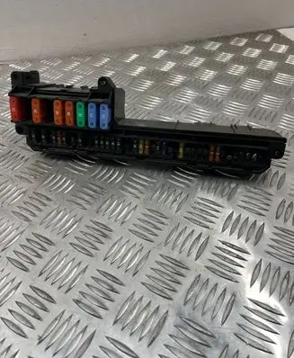 BMW 5 E60 E61 Fuse module 6957330