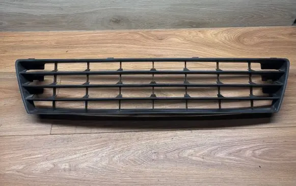 Volkswagen Golf Plus Front bumper lower grill 5M0853677