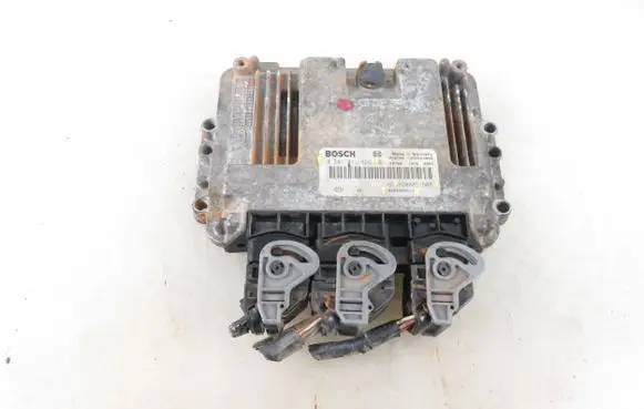 Opel Vivaro Engine control unit/module 8200389519 8200051608 0281011529