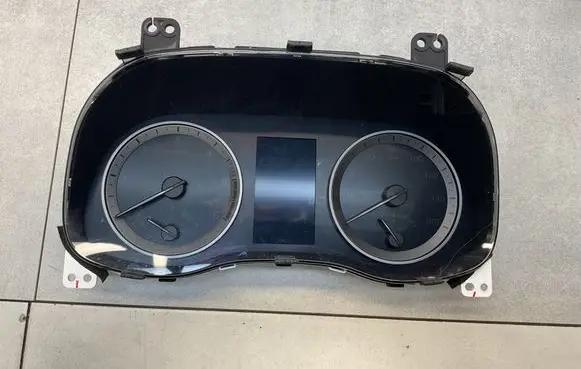 Hyundai Tucson TL Speedometer (instrument cluster) 94011D7621