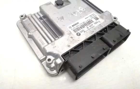 BMW 5 F10 F11 Engine control unit/module 8577764 0281030759 031564081