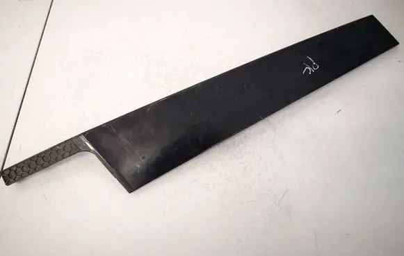 Skoda Octavia Mk3 (5E) Front door glass trim molding 5E0837901