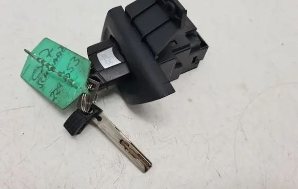 BMW 1 E81 E87 Ignition lock 695471713 10862510