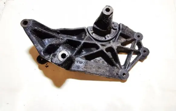 Ford Galaxy Engine mounting bracket 7m3199308 3m216037aa