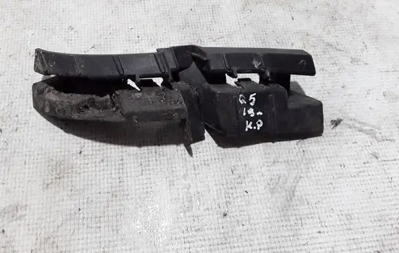 Audi Q5 SQ5 Front bumper mounting bracket 8R0807277