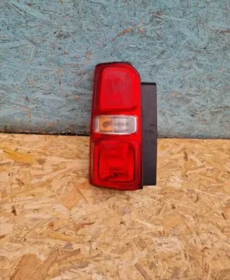 Peugeot Expert Rear/tail lights 9808243182