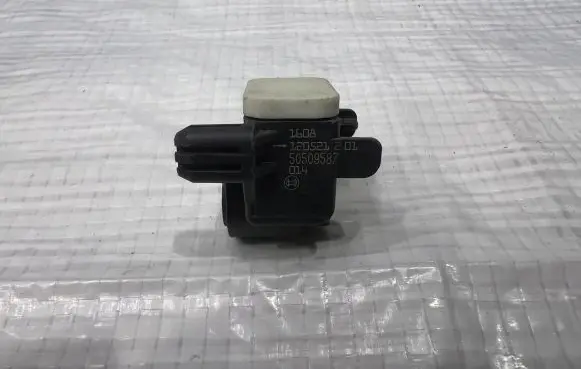 Alfa Romeo Giulietta Airbag deployment crash/impact sensor 50509587
