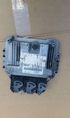 Renault Megane III Engine control unit/module 0281014546
