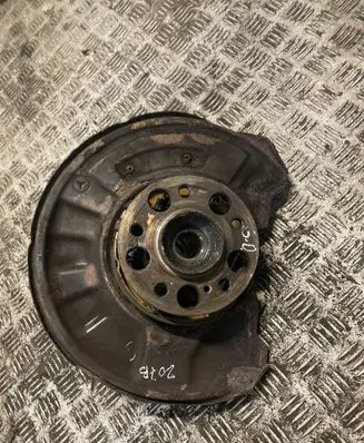 Mercedes-Benz E A207 Rear wheel hub 2043500441 A2043500441