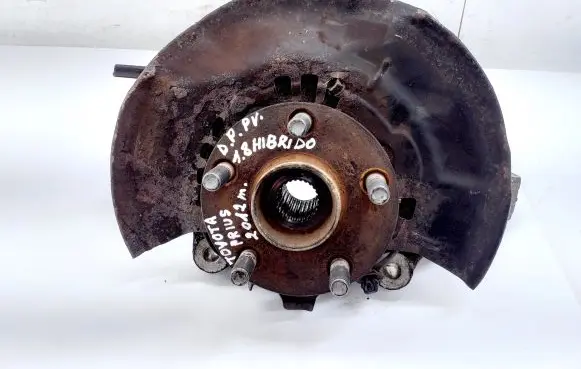 Toyota Prius (XW30) Front wheel hub