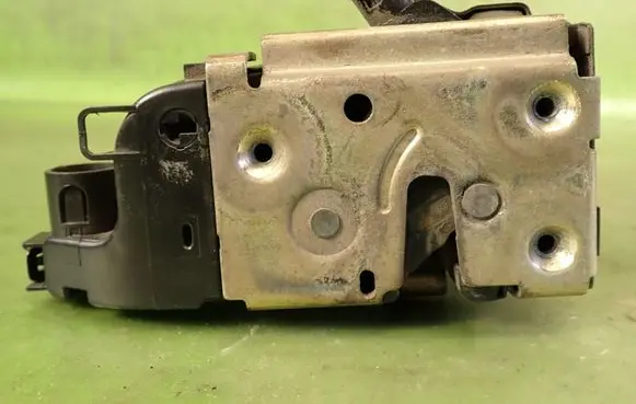 Renault Megane II Front door lock