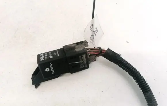 Dodge Caliber Glow plug pre-heat relay 0281003040 05033351AA