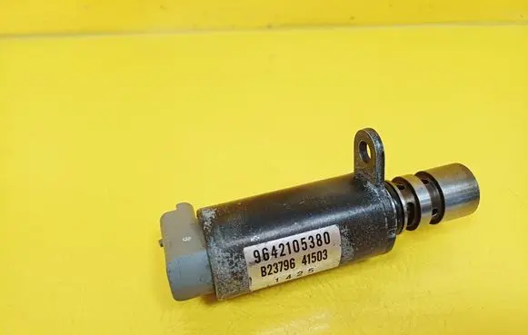 Citroen C5 Camshaft vanos timing valve 9642105380