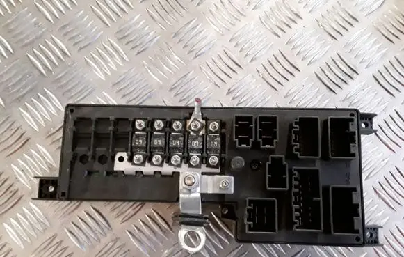 Volvo S60 Fuse module 8678449 518787205