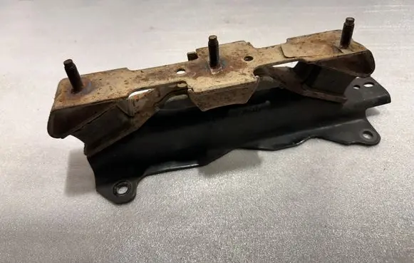 Dodge RAM 1500 DS Gearbox mounting bracket 68159782AB 68159782