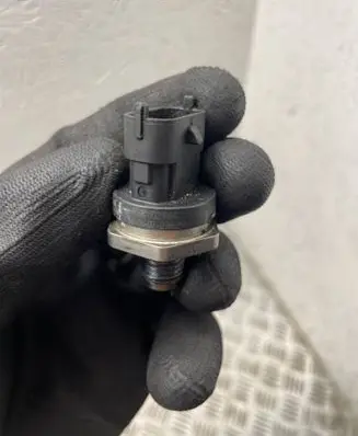 Chrysler Grand Voyager IV Fuel pressure sensor 0281002964