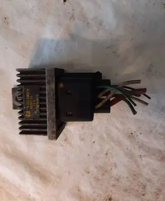 Glow plug pre-heat relay