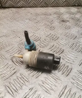 Volkswagen PASSAT B4 Windscreen/windshield washer pump 1h6955651