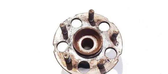Honda CR-V Rear wheel hub