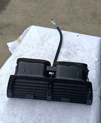 BMW X5 E53 Dash center air vent grill 64228402221 8402221