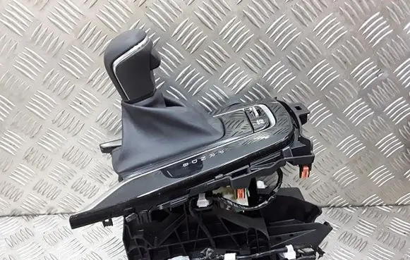 Toyota Corolla E160 E170 Gear shifter/selector 75g591rhd