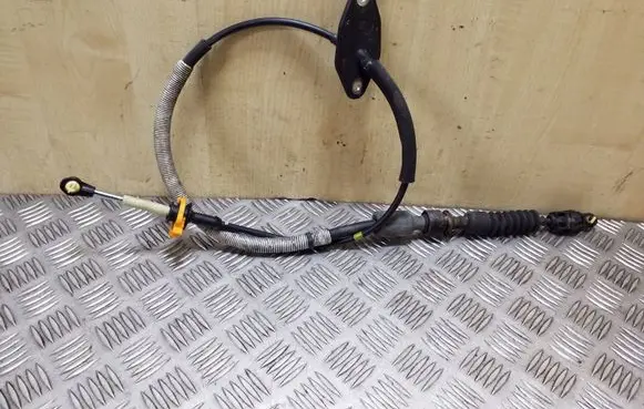 Opel Antara Gear shift cable linkage