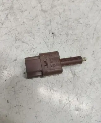 Nissan Qashqai+2 Brake pedal sensor switch