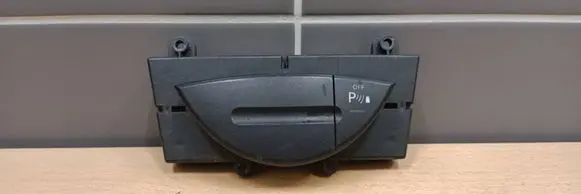 Mercedes-Benz E W211 Parking (PDC) sensor switch 2118216958 03751222 6675909L91